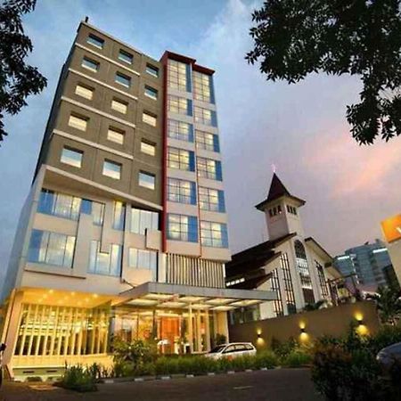 V Hotel Tebet Jakarta Exterior foto