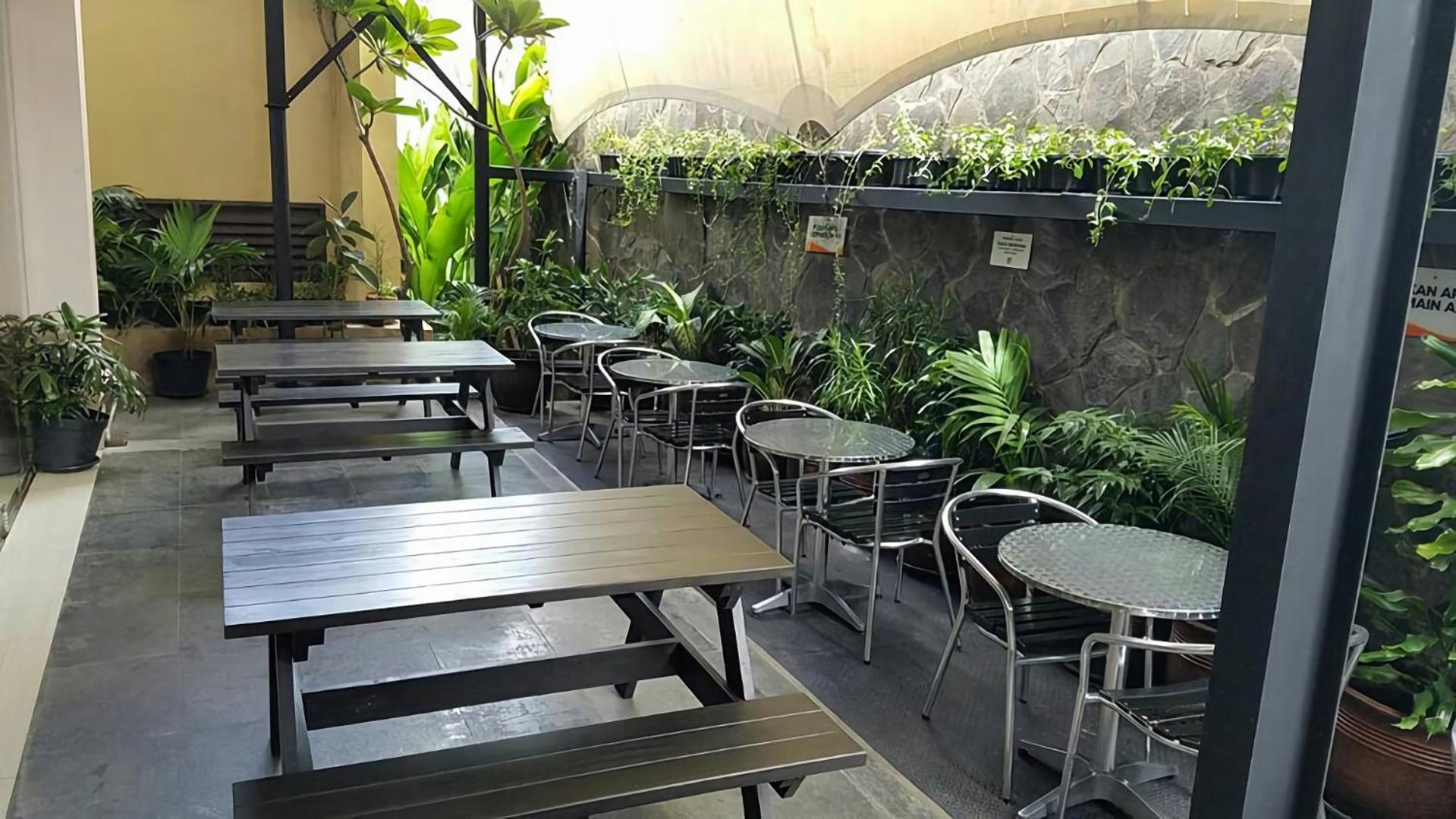 V Hotel Tebet Jakarta Exterior foto